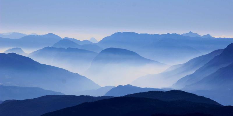 极简育儿实践：用艺术涂鸦与创意生活重塑家庭情感连接