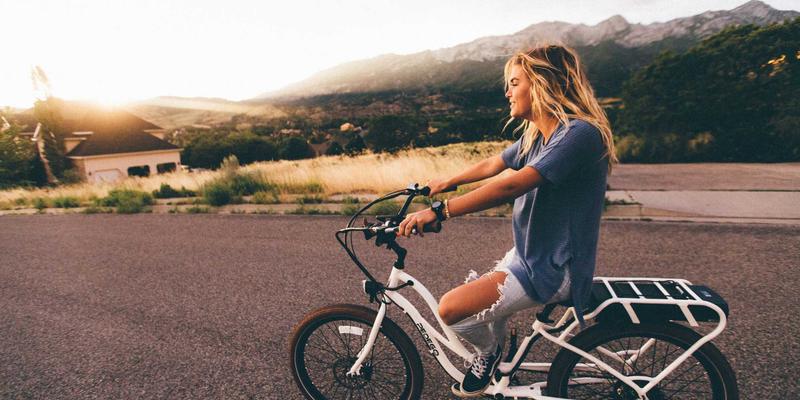 艺术涂鸦与日常美学：在平凡生活中点亮创意火花