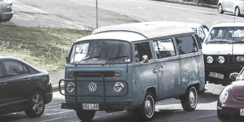 阳台变身迷你农场：用城市农耕实践可持续的日常美学与创意生活方式